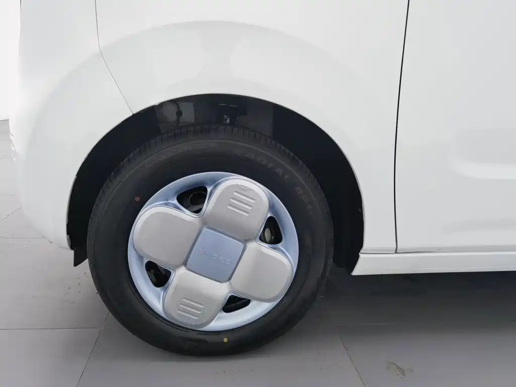 Geely Galaxy Panda 2024 — фото 17