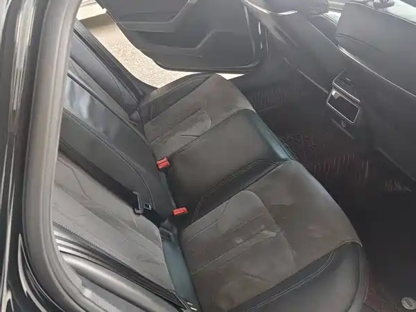 Audi A6L 2022