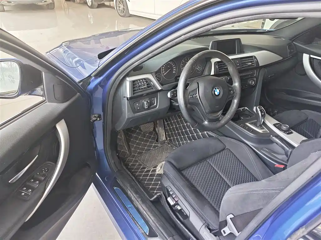 BMW 3 Series 2017 — фото 12