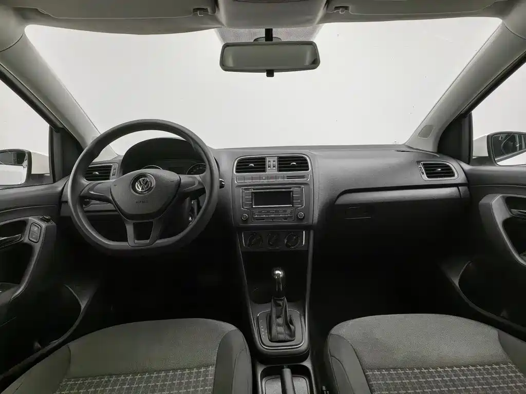 Volkswagen Polo 2015