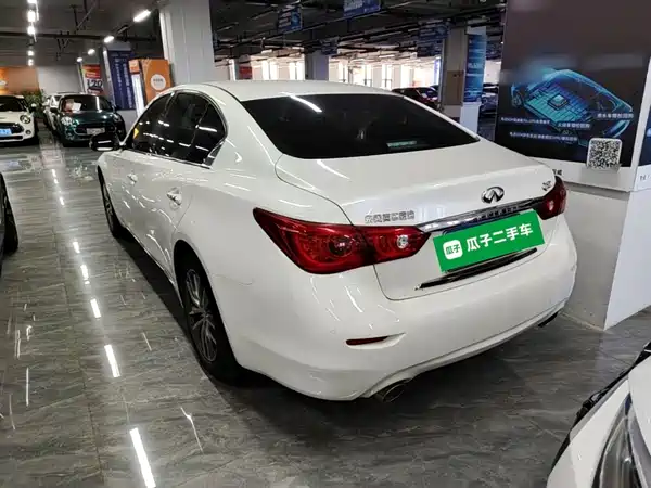Infiniti Q50L 2015