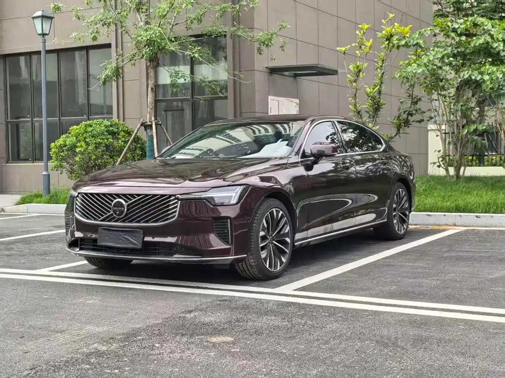 Volvo S90 2025