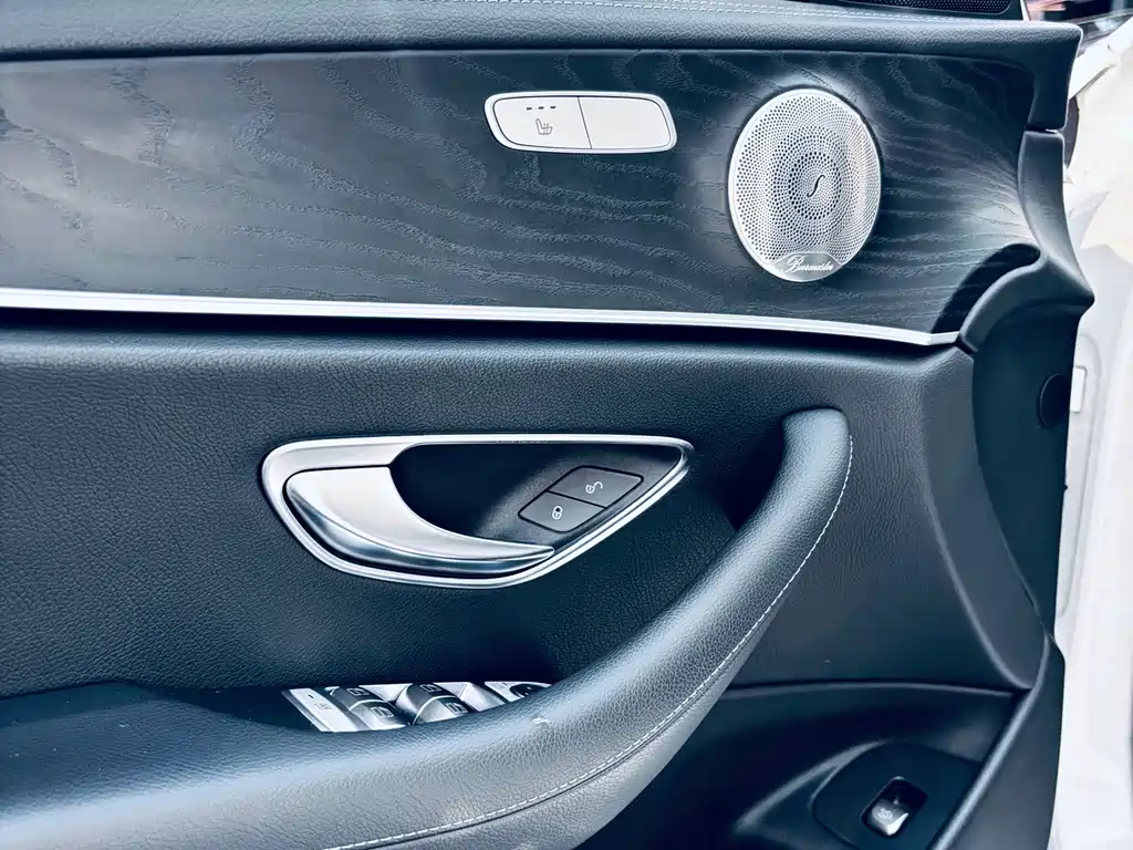Mercedes-Benz E-Class 2022 — фото 7