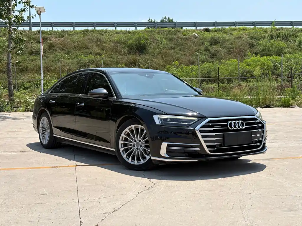 Audi A8 2019 — фото 8