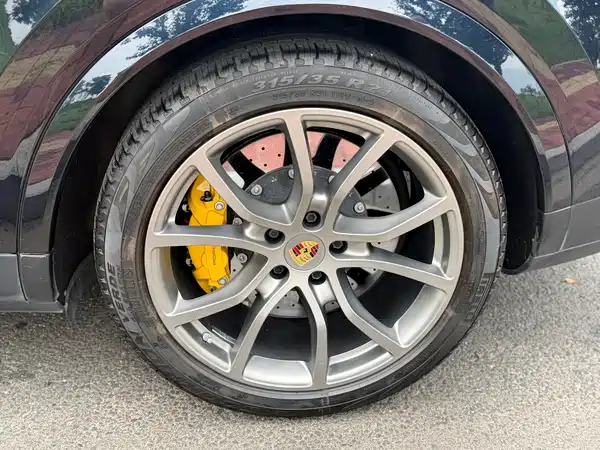 Porsche Cayenne 2021