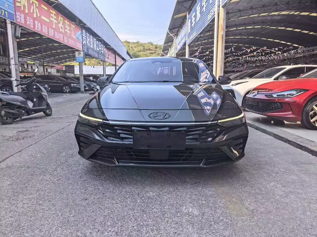 Hyundai Elantra 2024