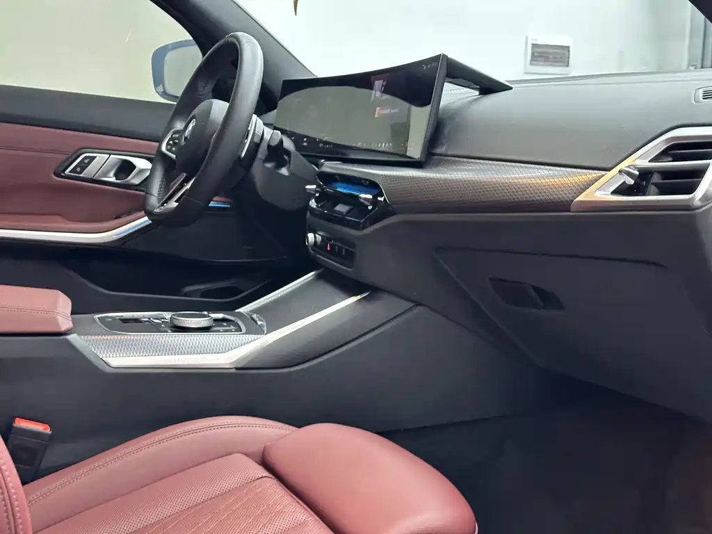 BMW 3 Series 2025 — фото 14