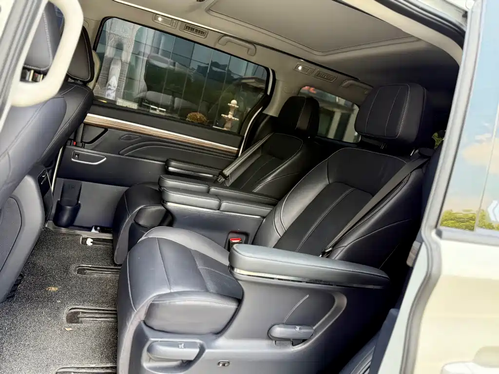 GAC Motor Trumpchi M8 2022 — фото 9