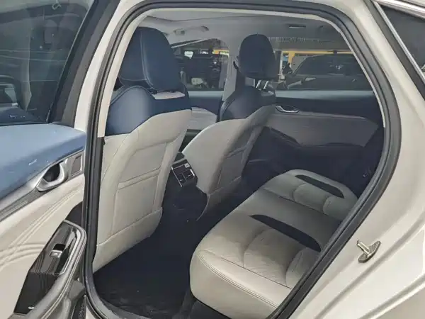 Geely Xingrui 2021