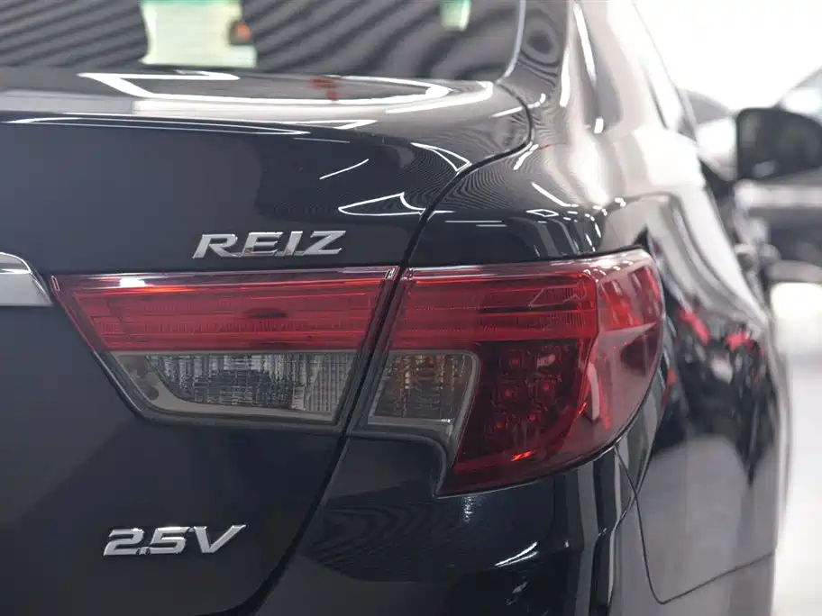 Toyota Reiz 2016 — фото 25