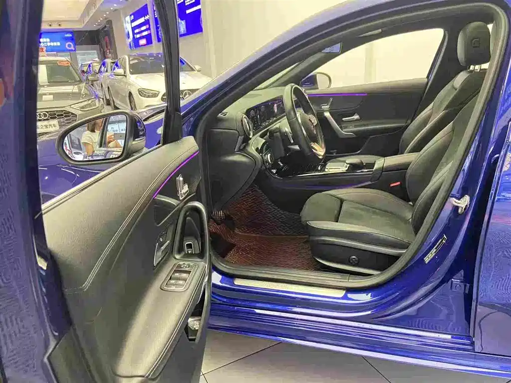 Mercedes-Benz A-Class 2021 — фото 18