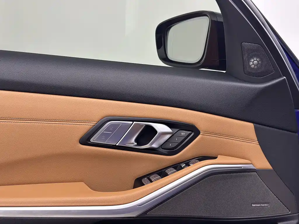 BMW 3 Series 2019 — фото 15