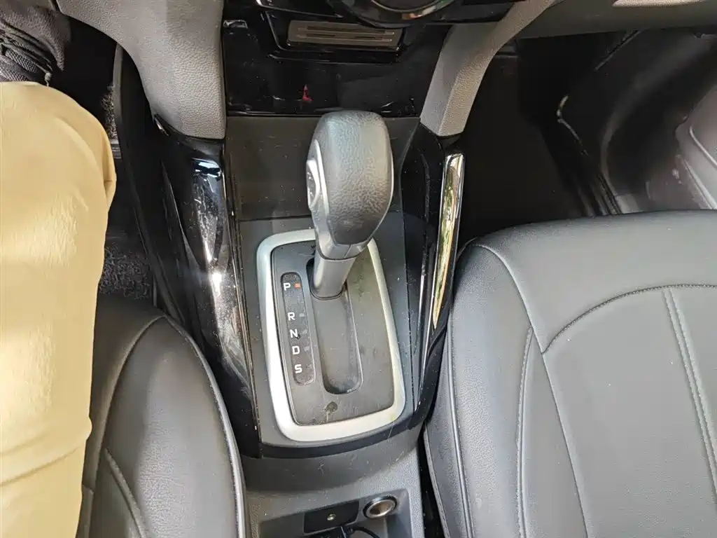 Ford Ecosport 2015 — фото 10