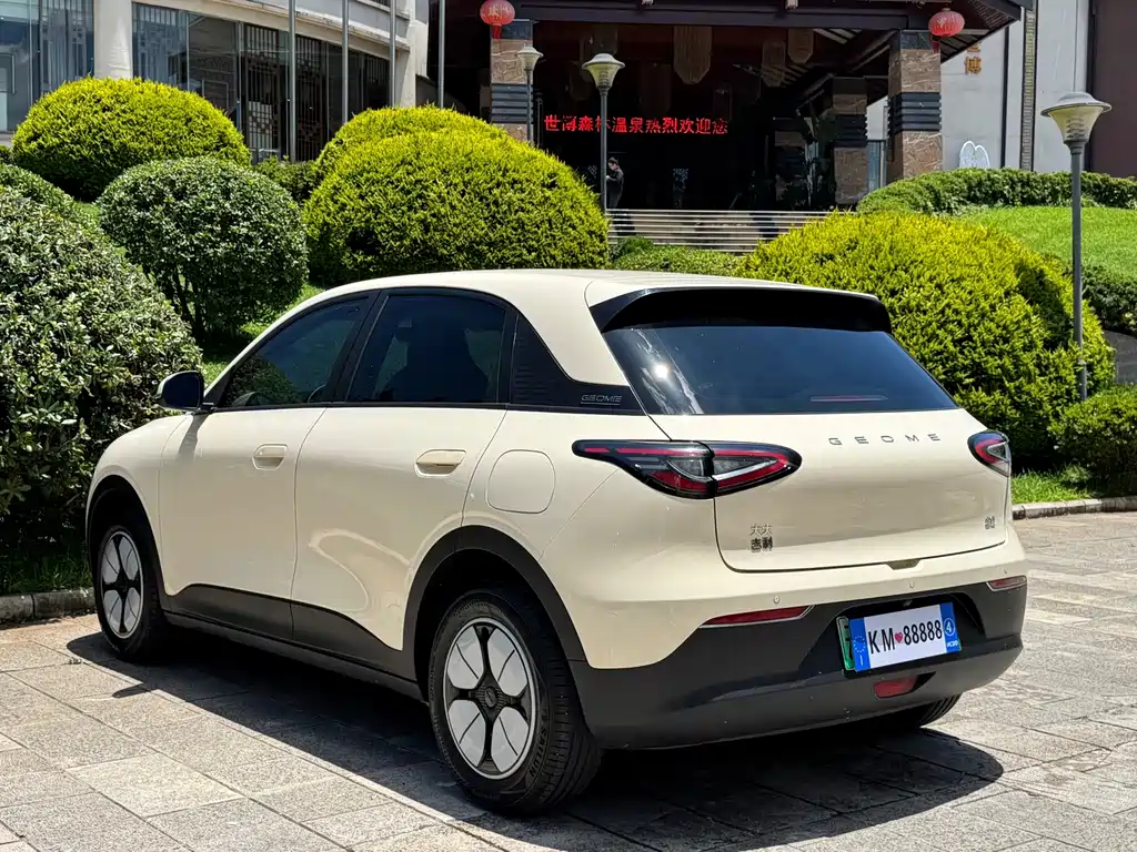 Geely Galaxy Starwish 2025 — фото 11