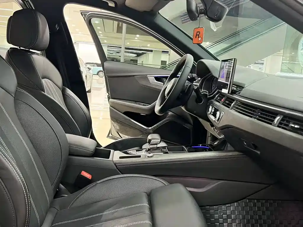 Audi A4L 2023