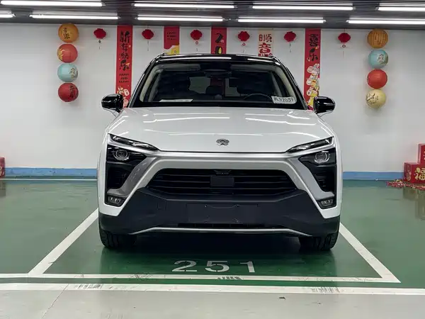 NIO ES8 2018
