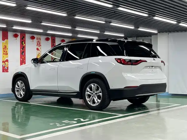NIO ES8 2018
