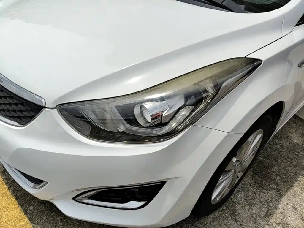 Hyundai Elantra 2017 — фото 24