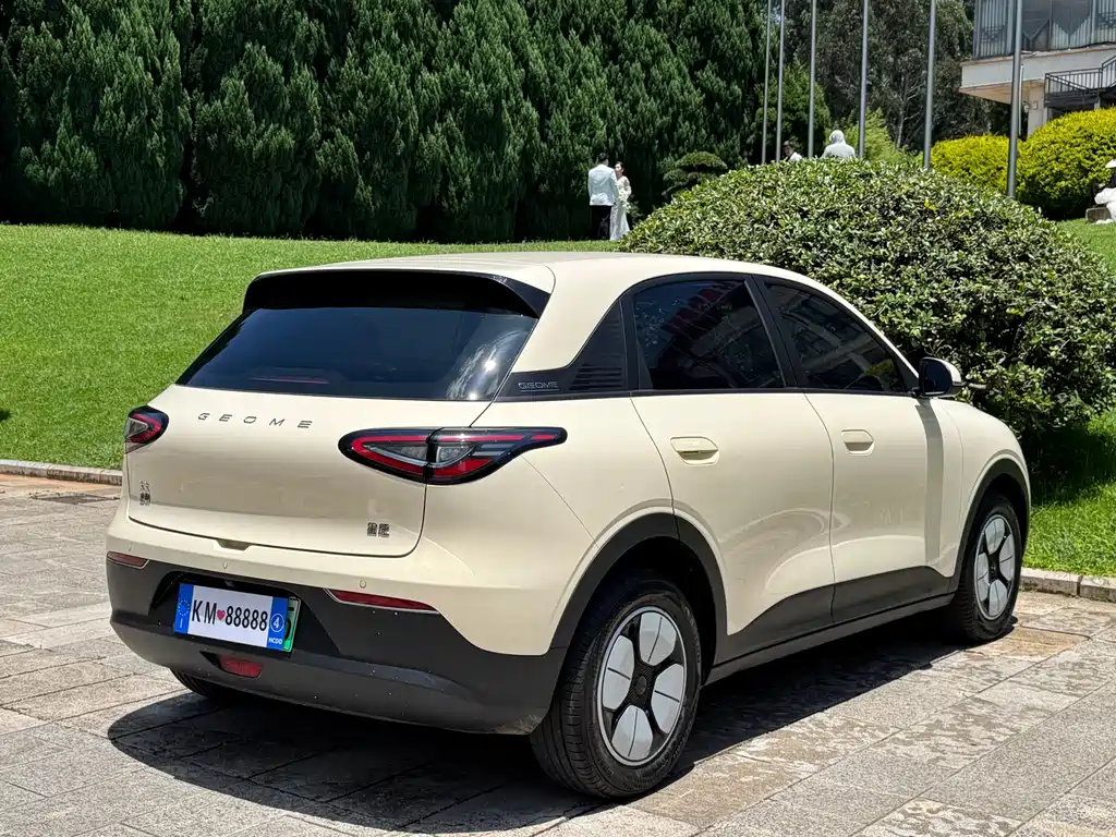 Geely Galaxy Starwish 2025 — фото 9