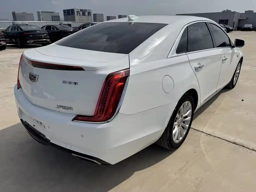 Cadillac XTS 2017 — фото 6