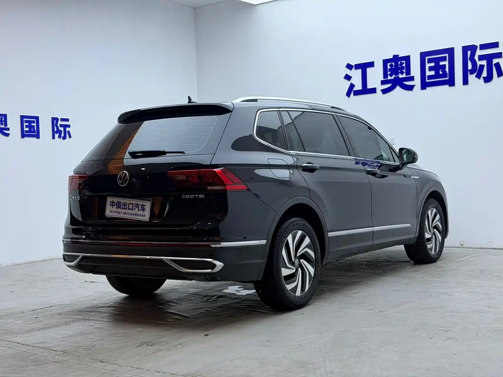 Volkswagen Tiguan L 2023 — фото 18