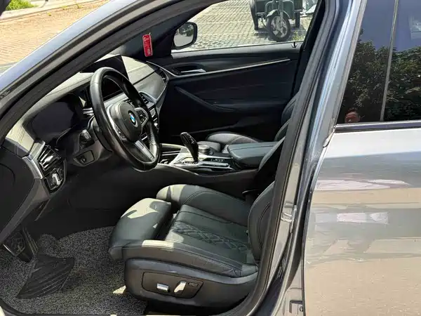 BMW 5 Series 2021