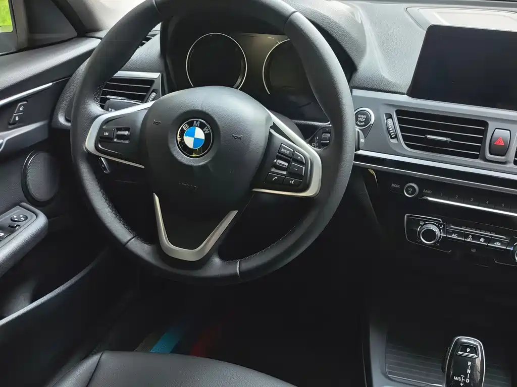 BMW 1 Series 2020 — фото 9