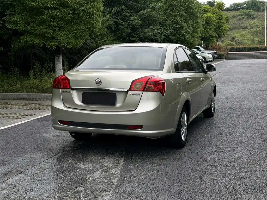 Buick Excelle 2015 — фото 8