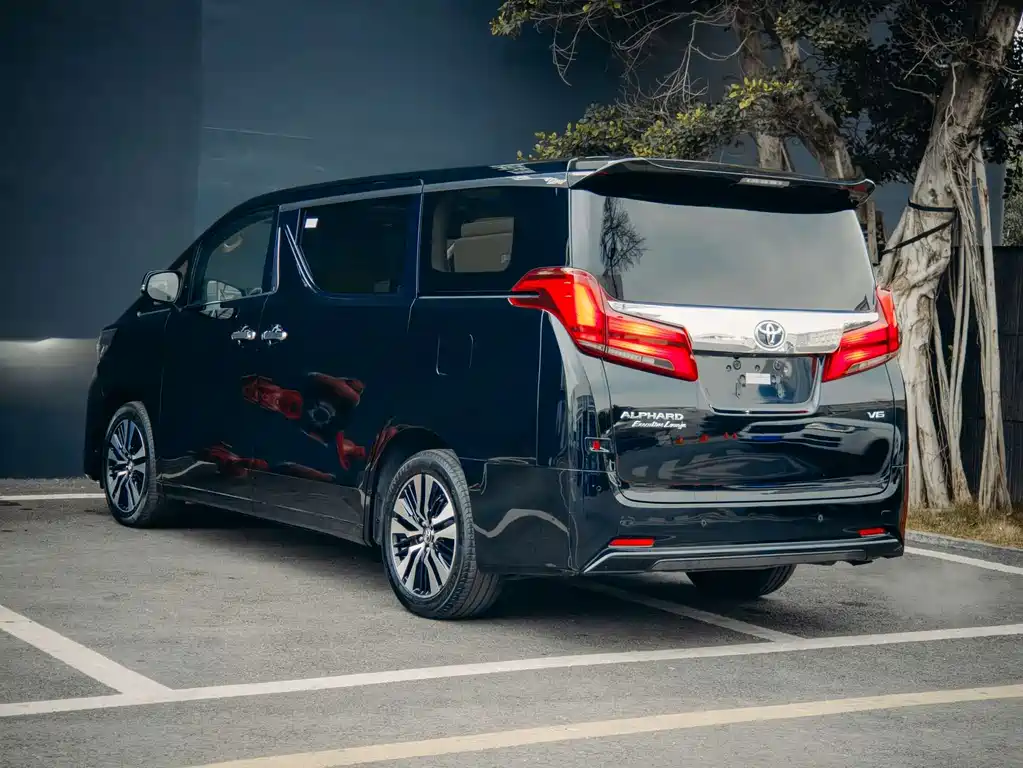 Toyota Alphard 2018 — фото 5