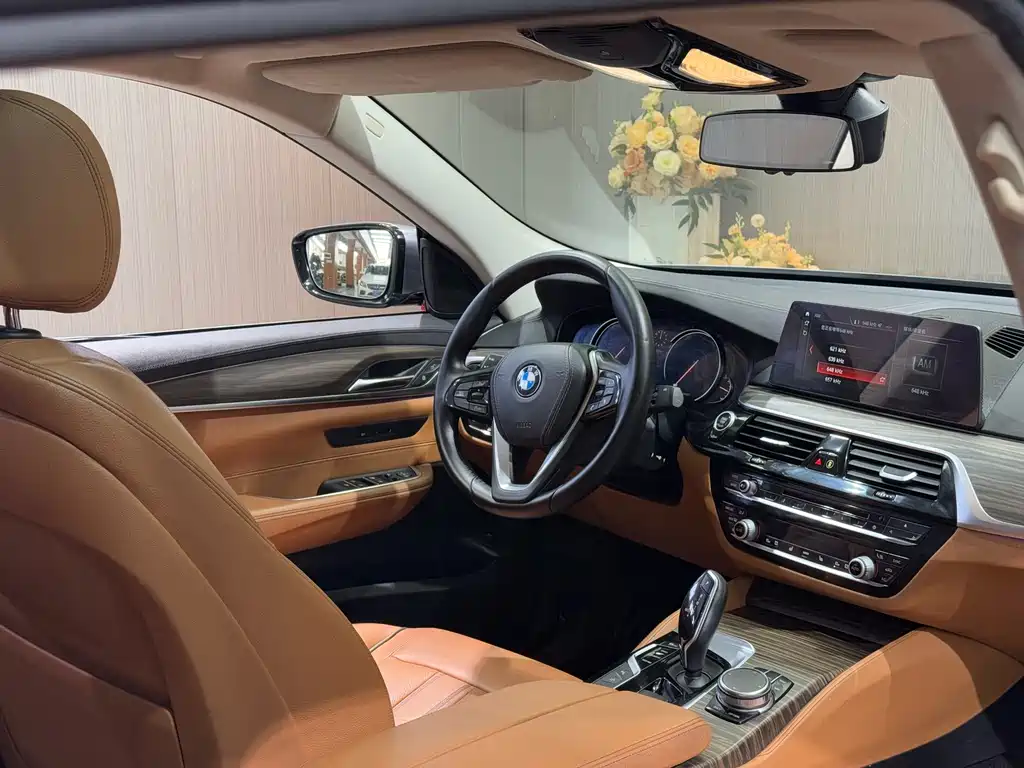 BMW 6 Series GT 2018 — фото 10