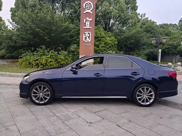 Toyota Reiz 2012