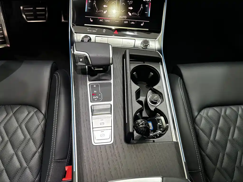Audi A6L 2025 — фото 18