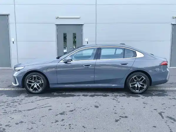BMW i5 2026