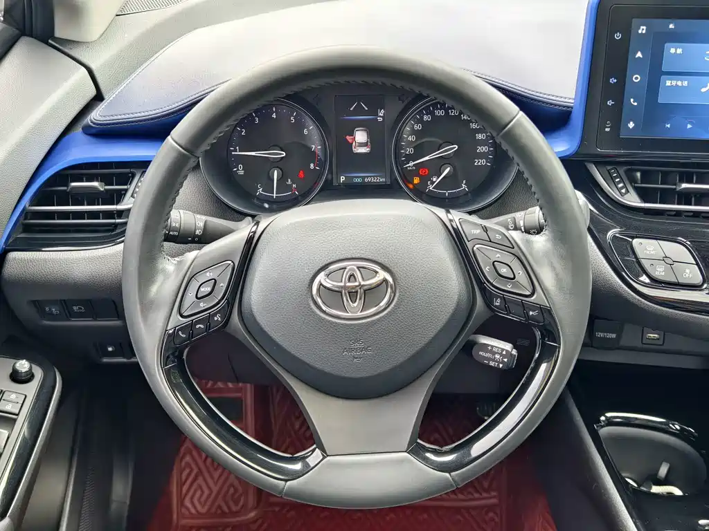 Toyota C-HR 2022 — фото 10