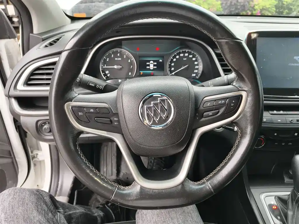 Buick Excelle 2018 — фото 11