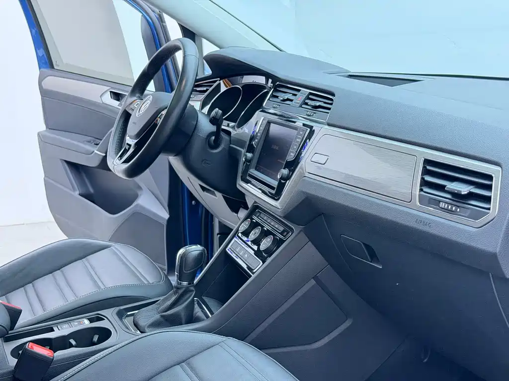 Volkswagen Touran 2021 — фото 16