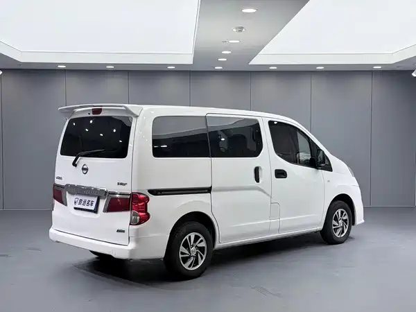 Nissan NV200 2017