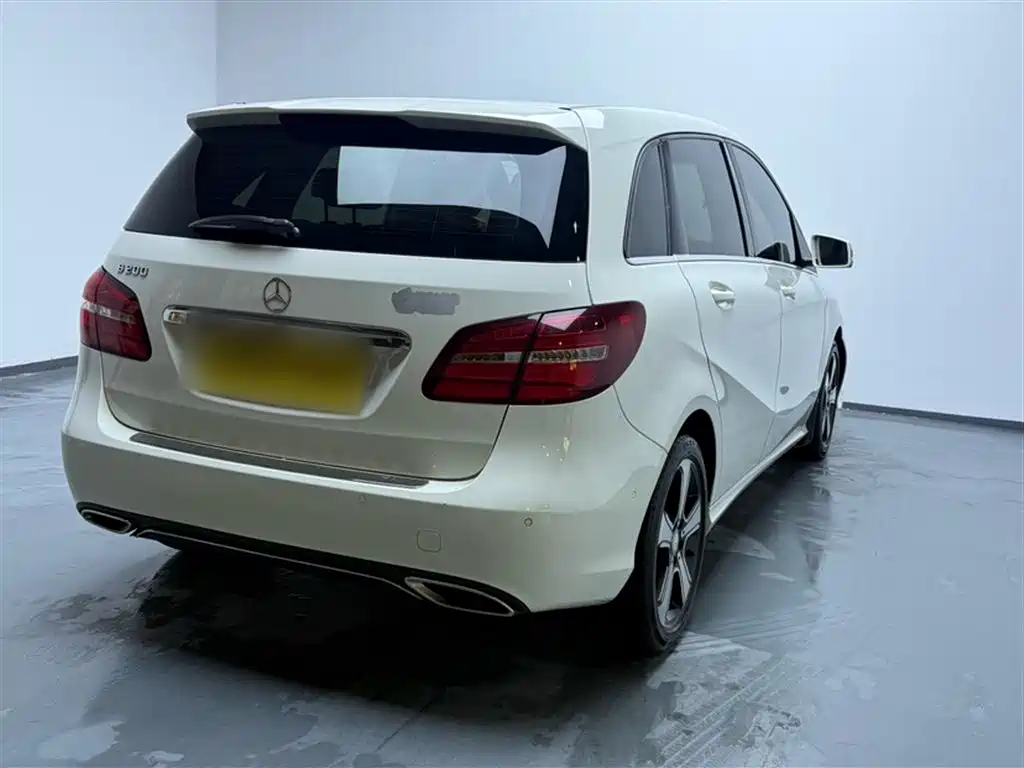 Mercedes-Benz B-Class 2017 — фото 13