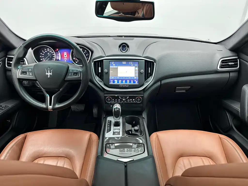 Maserati Ghibli 2015 — фото 42