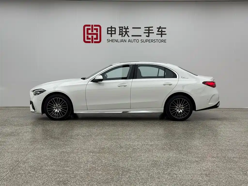 Mercedes-Benz C-Class 2023 — фото 4