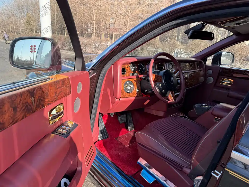 Rolls-Royce Phantom 2011 — фото 7