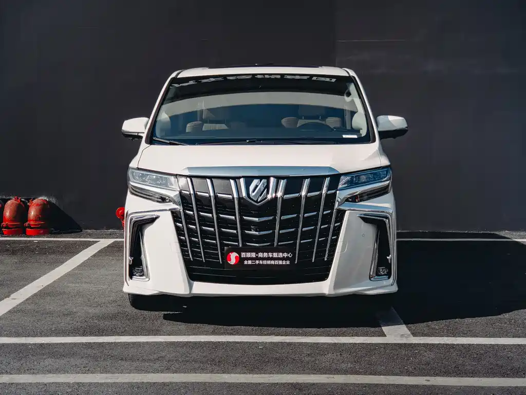 Toyota Alphard 2018 — фото 2