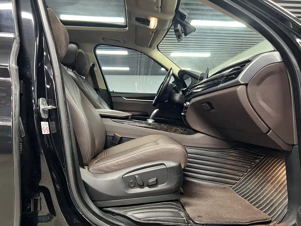 BMW X5 2018 — фото 9