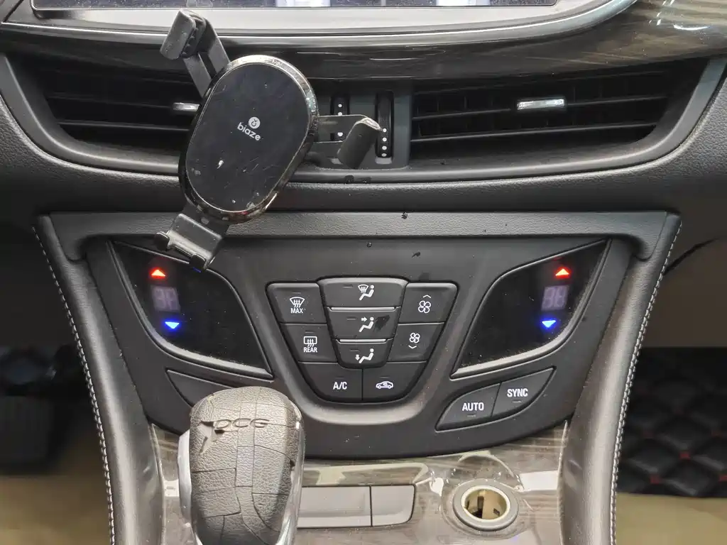 Buick Envision Plus 2018 — фото 16
