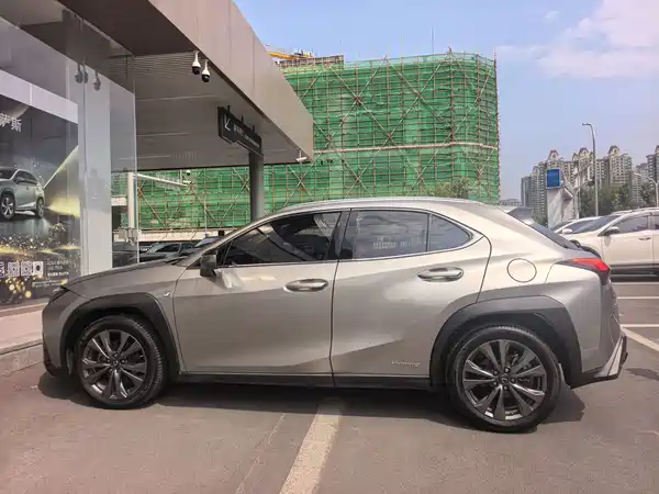 Lexus UX 2019