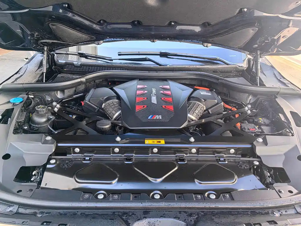 BMW XM 2025 — фото 18