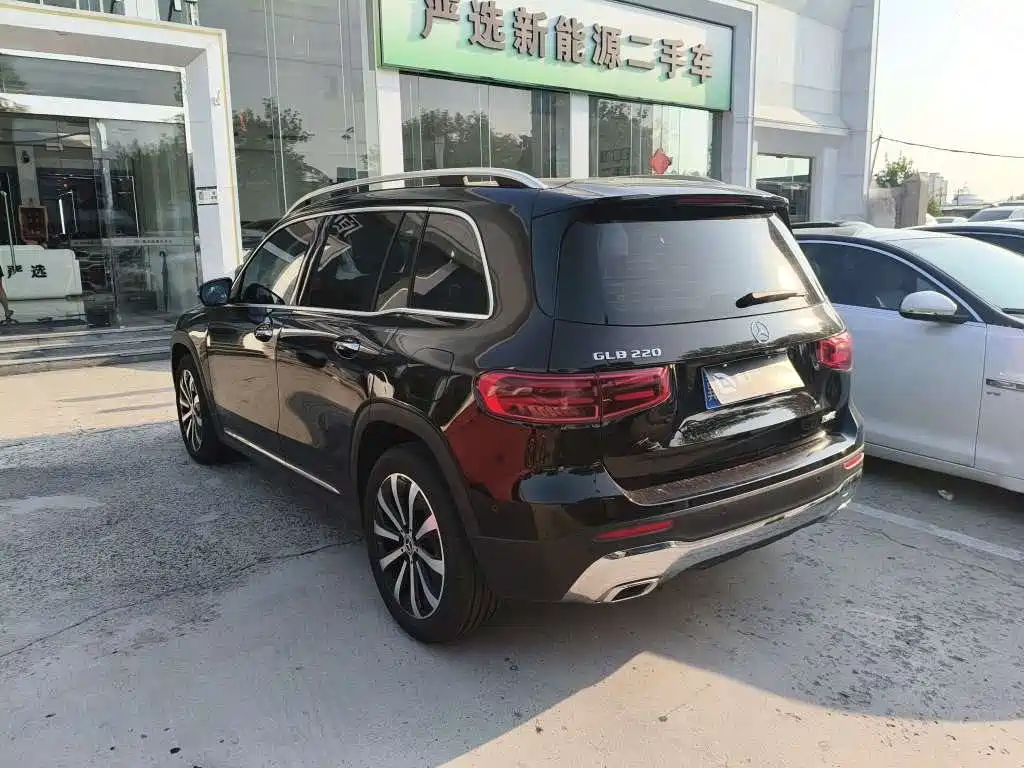 Mercedes-Benz GLB 2024