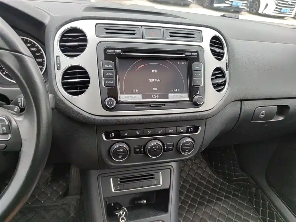 Volkswagen Tiguan 2015 — фото 13