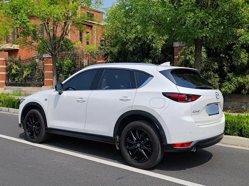 Mazda CX-5 2018 — фото 38
