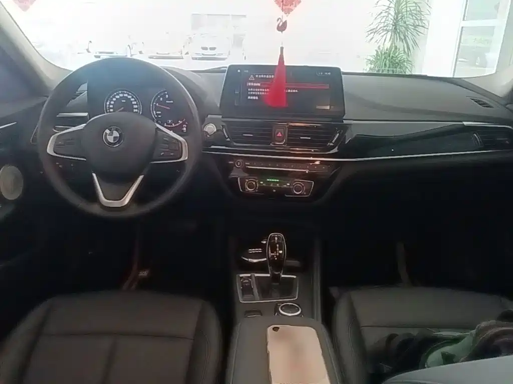 BMW 1 Series 2021 — фото 10